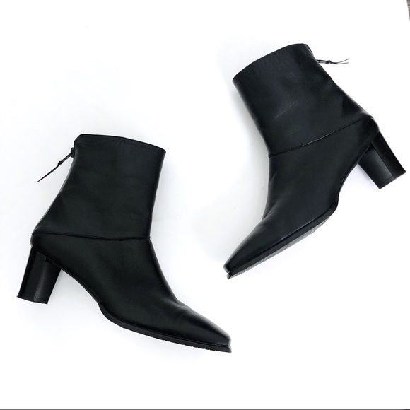 Stuart Weitzman Shoes - Stuart Weitzman Square Toe Leather Booties